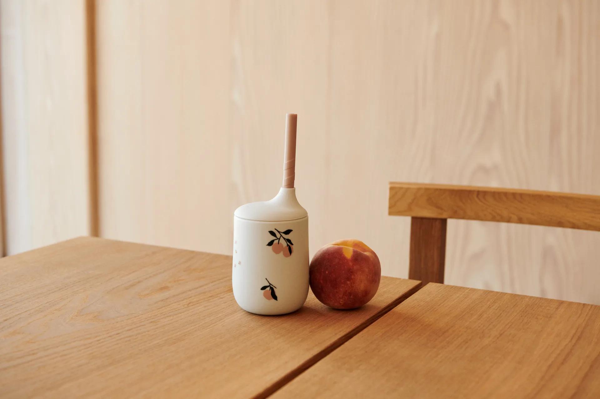 Ellis printed sippy cup with straw 23 cl, Peach-Sea shell mix Liewood