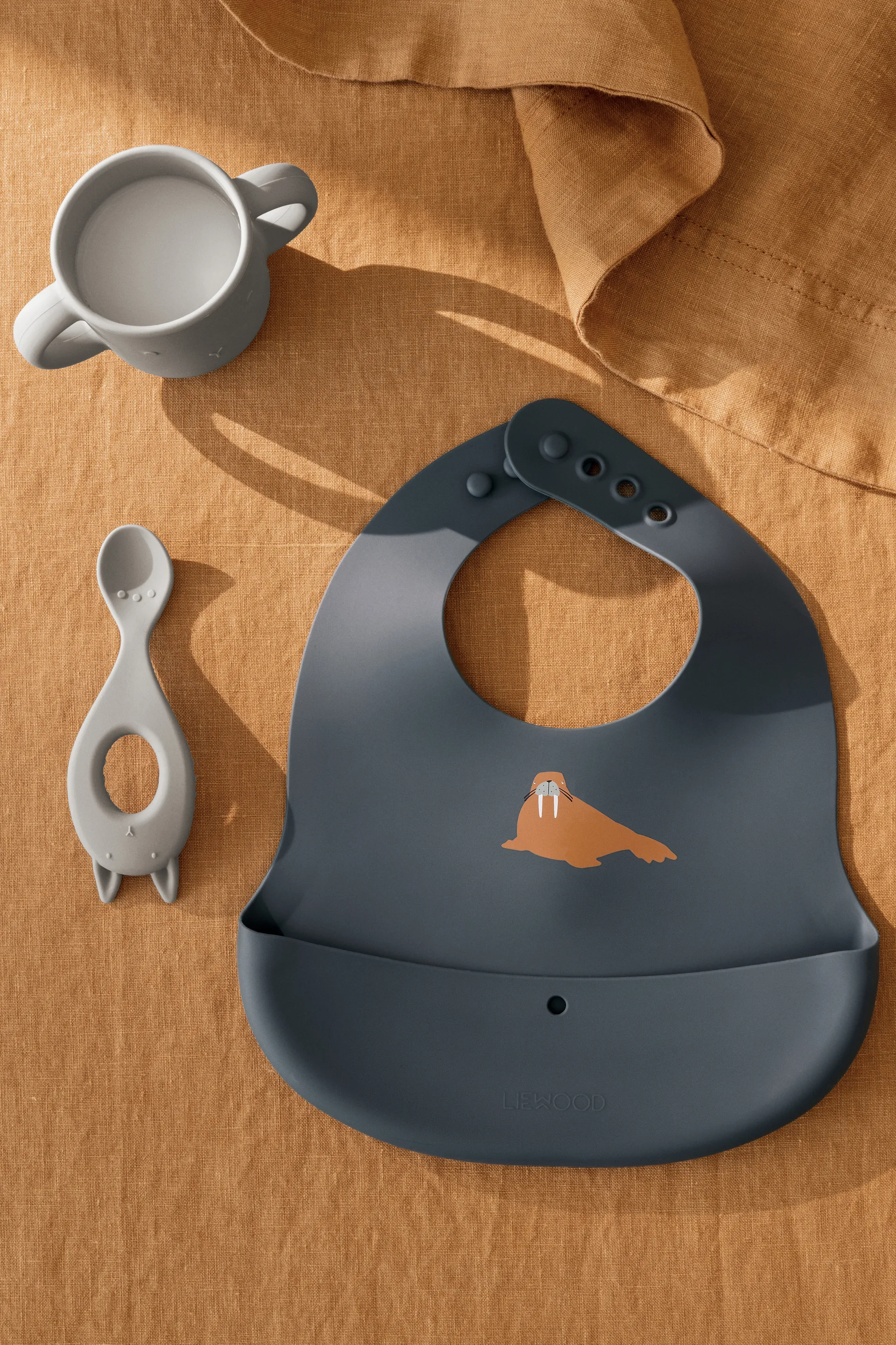 Ember printed bib 2 pieces, Arctic Sea-Ocean view Liewood