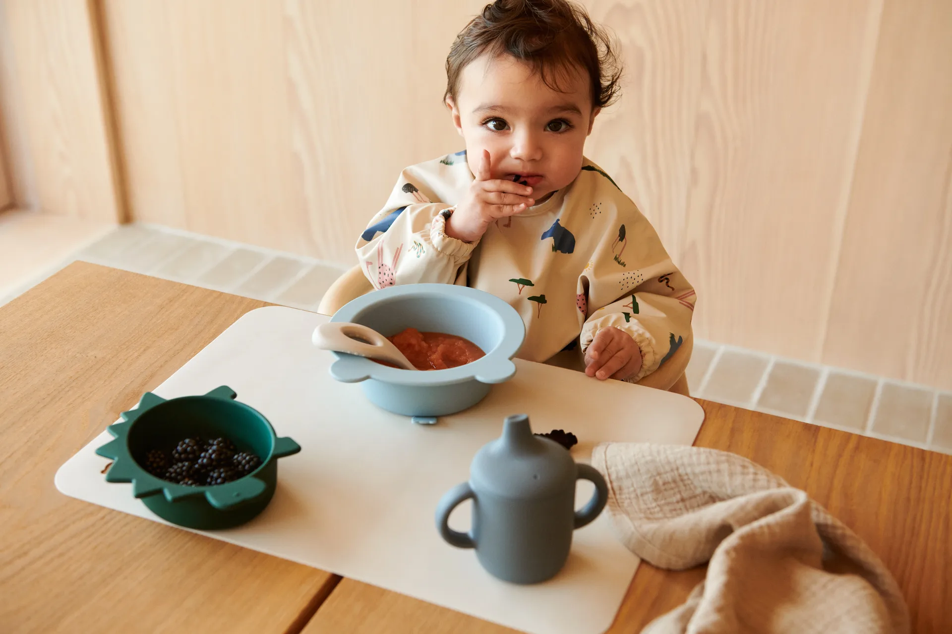 Iggy silicone bowl 4 pieces, Dino blue multi mix Liewood