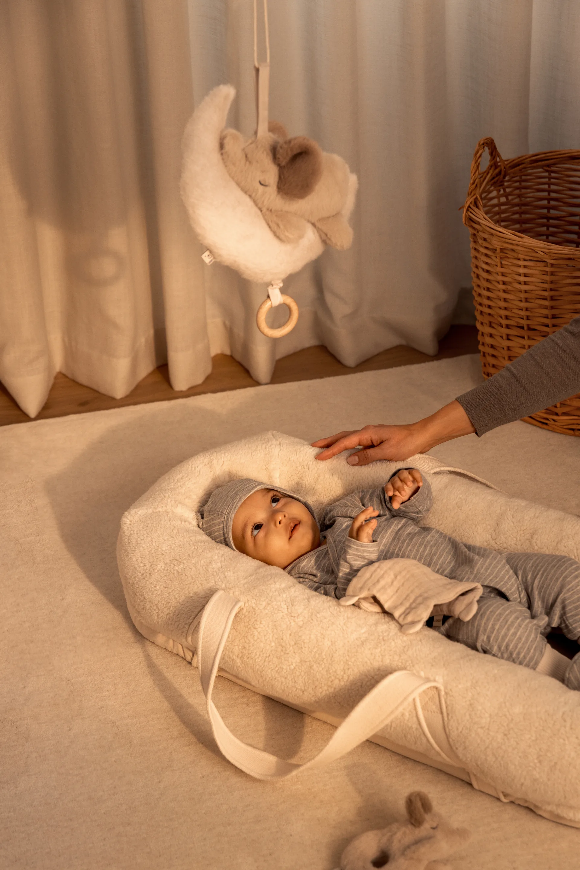 Manyd baby elephant music mobile, Mist-Sandy Liewood