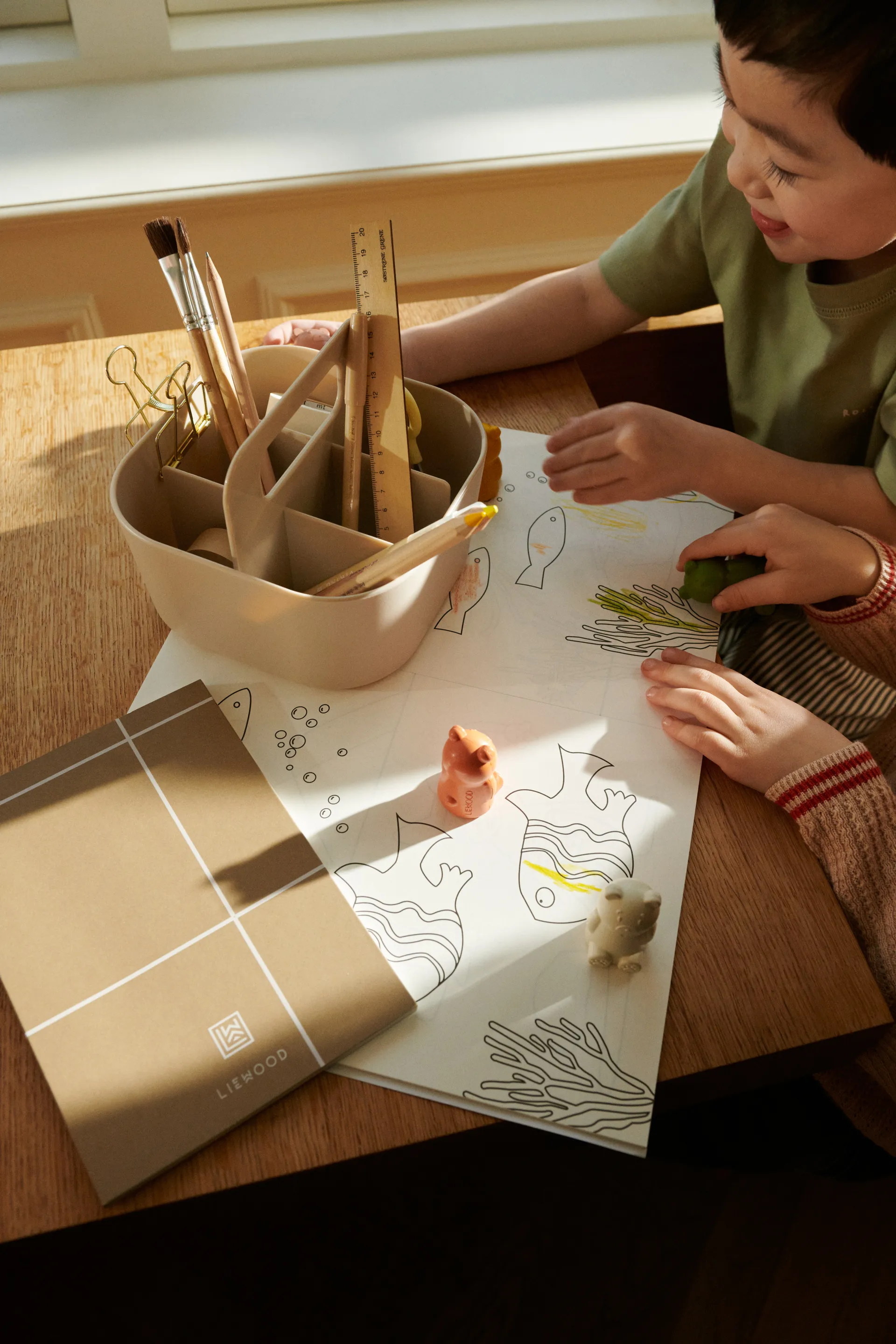 May storage bag, Sandy Liewood