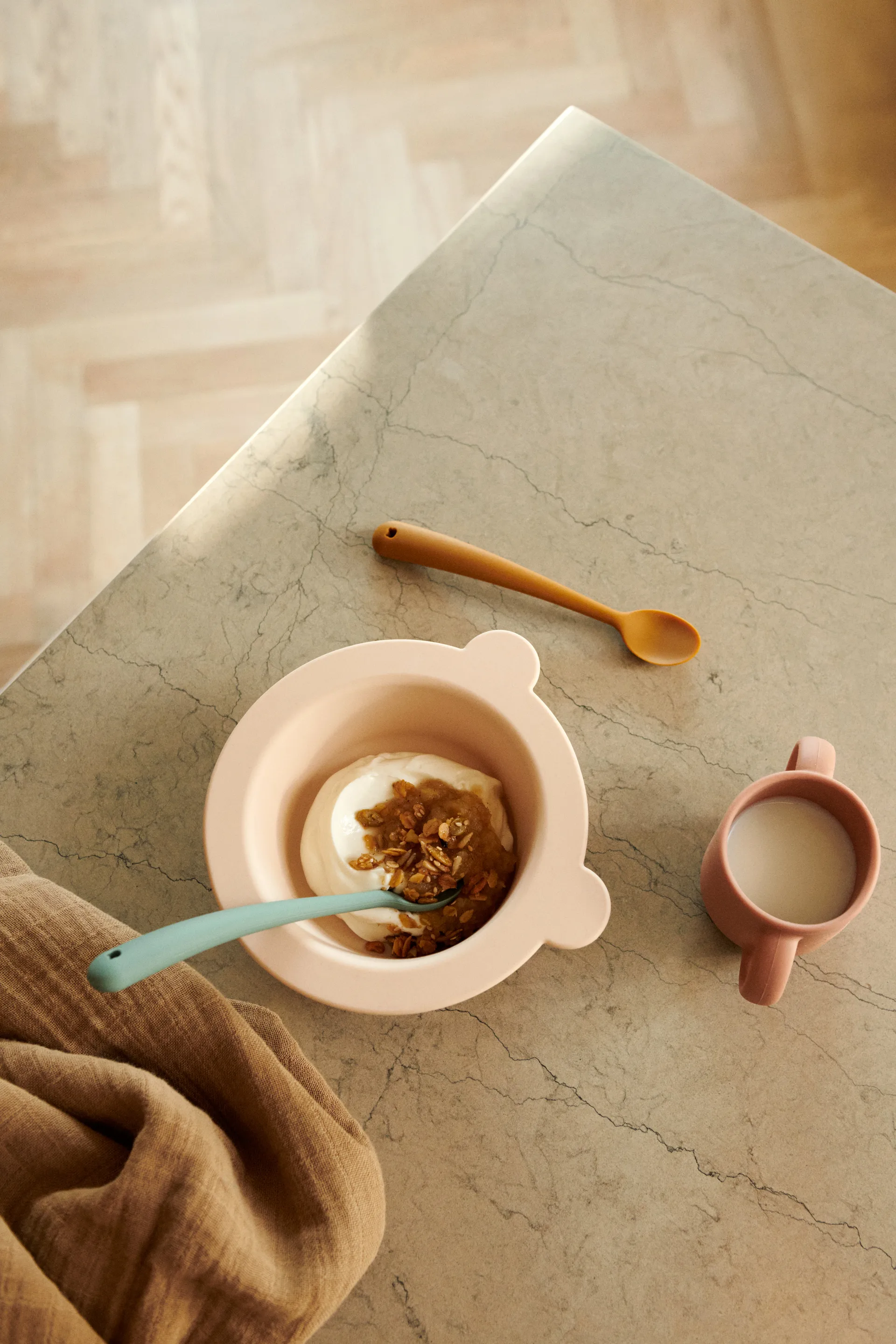 Peony bowl with suction cup Ø16 cm 2 pieces, Mustard-tuscany rose mix Liewood