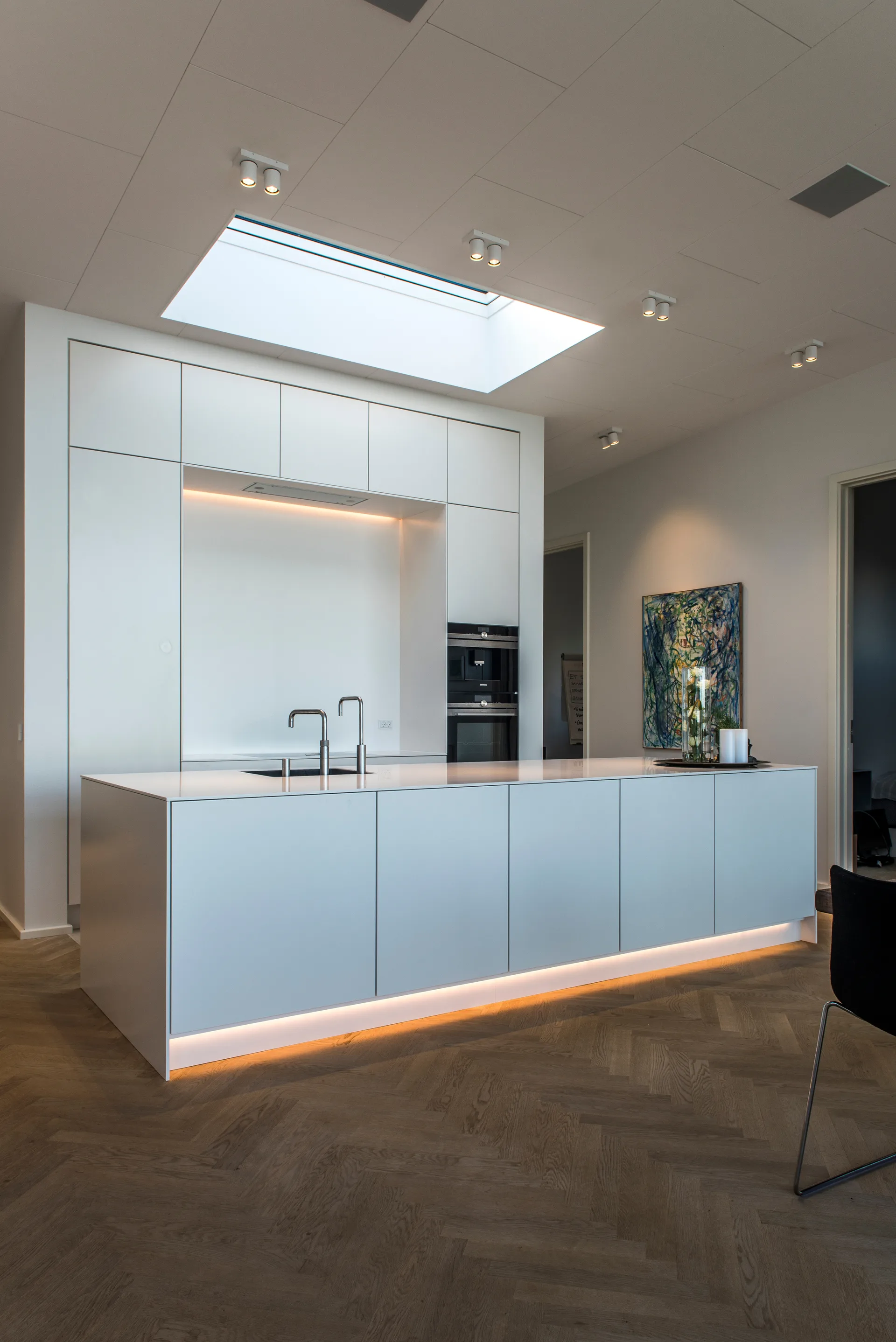 Focus 2 wall and ceiling lamp switch tune, White Light-Point