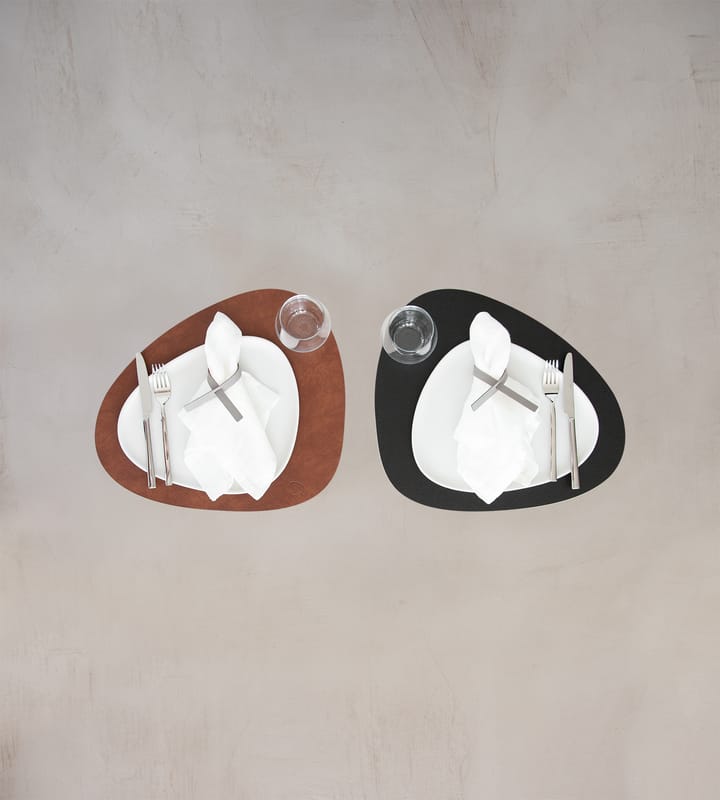 Bull placemat reversible curve L 1 pcs - Cognac-black - LIND DNA