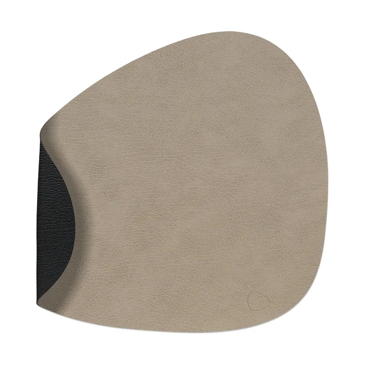 Bull placemat reversible curve L 1 pcs - Warm grey-black, 44x37 cm - LIND DNA