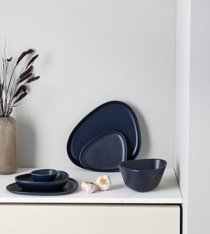 Curve Stoneware serving saucer 30x35 cm - navy blue - LIND DNA