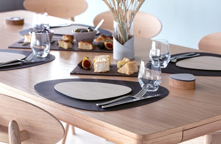 Cut & Serve curve chopping board S, Ash LIND DNA
