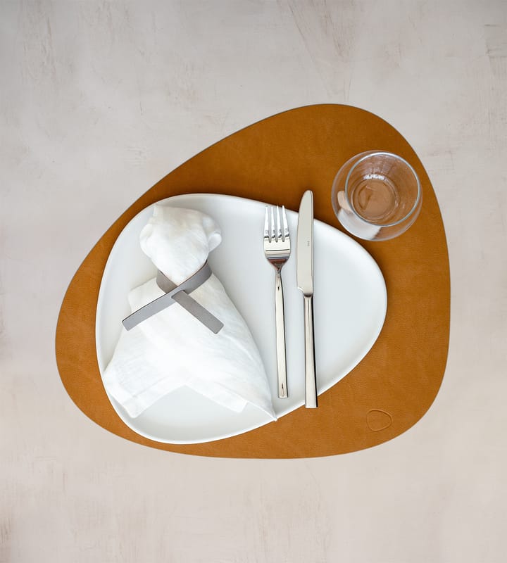 Nupo placemat curve - Burned curry - LIND DNA