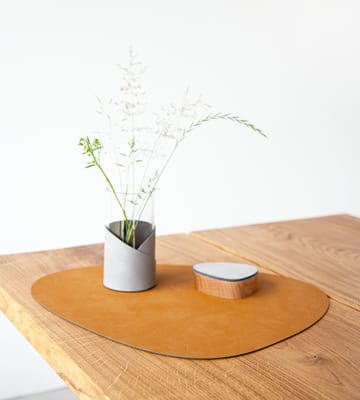 Nupo placemat curve - Burned curry - LIND DNA