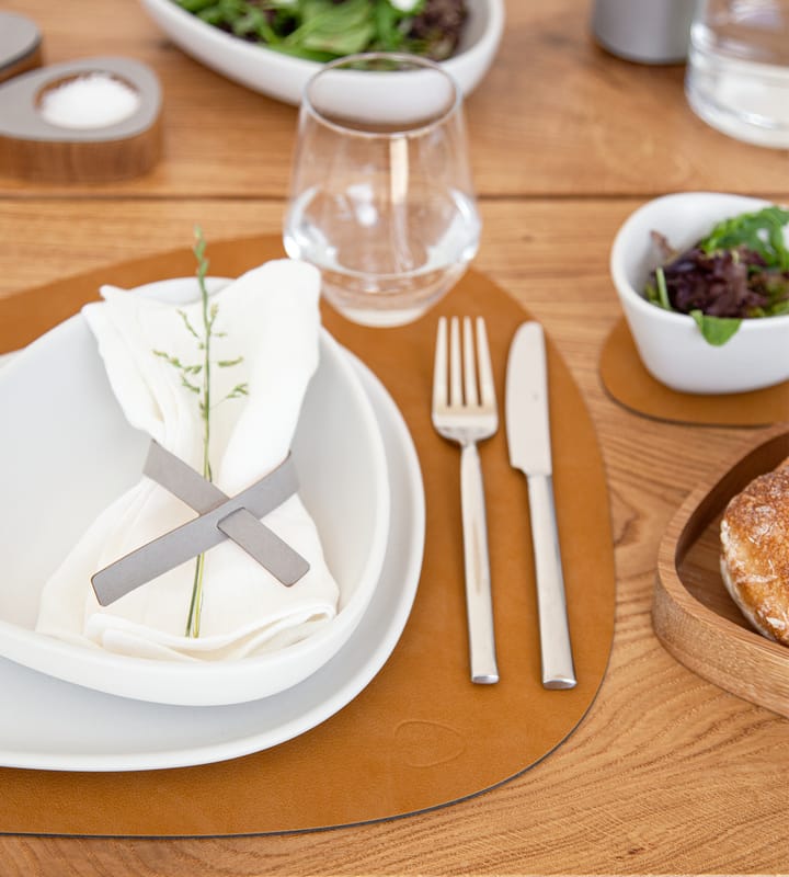 Nupo placemat curve - Burned curry - LIND DNA