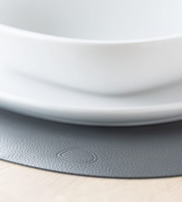 Serene placemat curve S 24x28 cm - Anthracite - LIND DNA