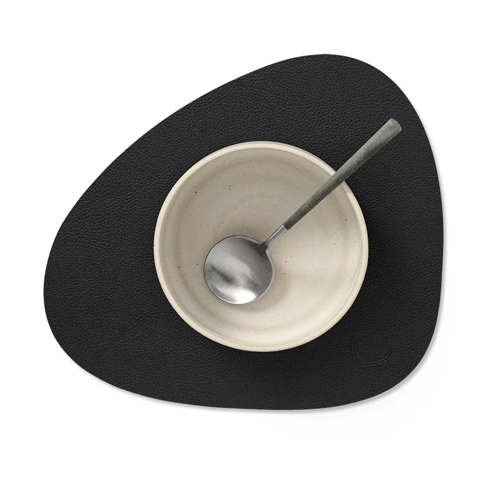 Serene placemat curve S 24x28 cm, Black, 24x28 cm LIND DNA