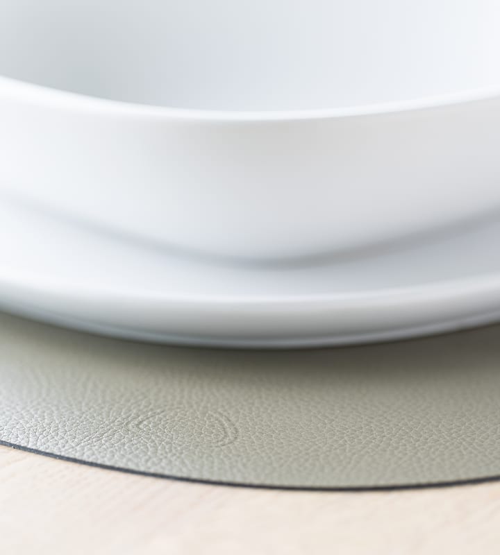 Serene placemat curve S 24x28 cm - Moss - LIND DNA