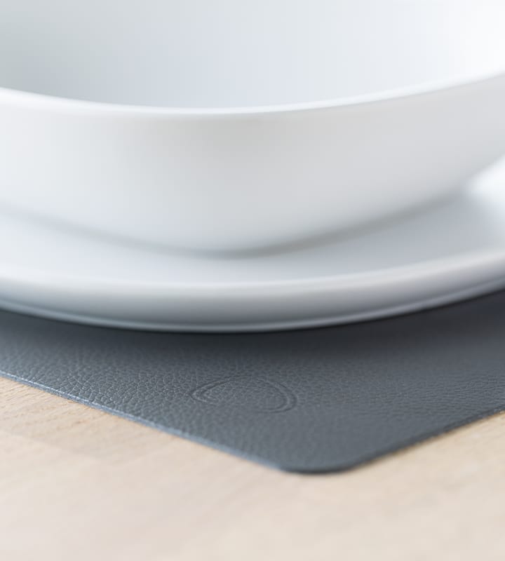 Serene placemat square M 26.5x34.5 cm - Anthracite - LIND DNA