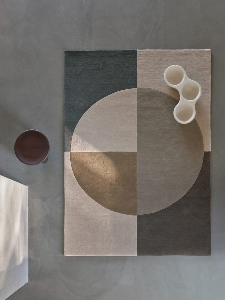 Radiality wool carpet - Olive. 140x200 cm - Linie Design