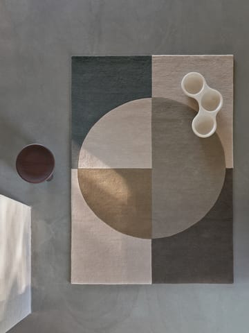Radiality wool carpet - Olive. 170x240 cm - Linie Design