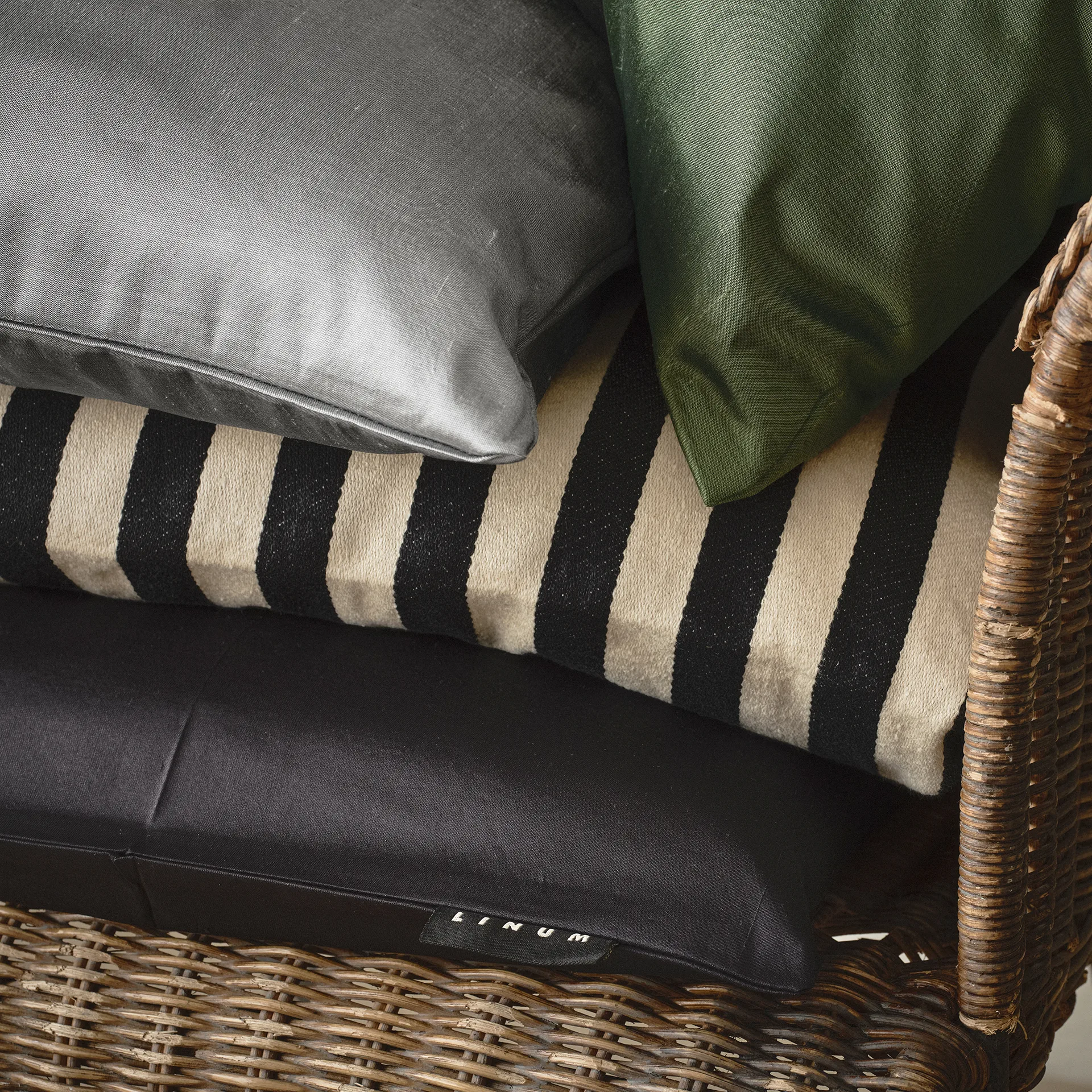 Amalfi pillowcase 35x50 cm, Deep emerald green Linum