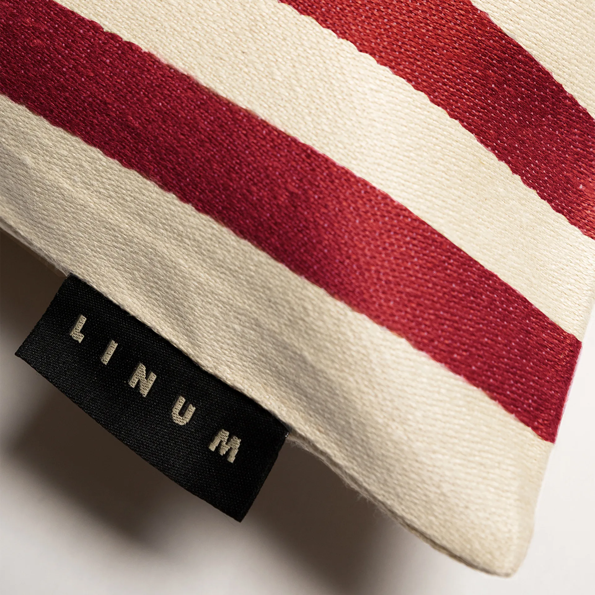 Amalfi pillowcase 35x50 cm, Pale wine red Linum