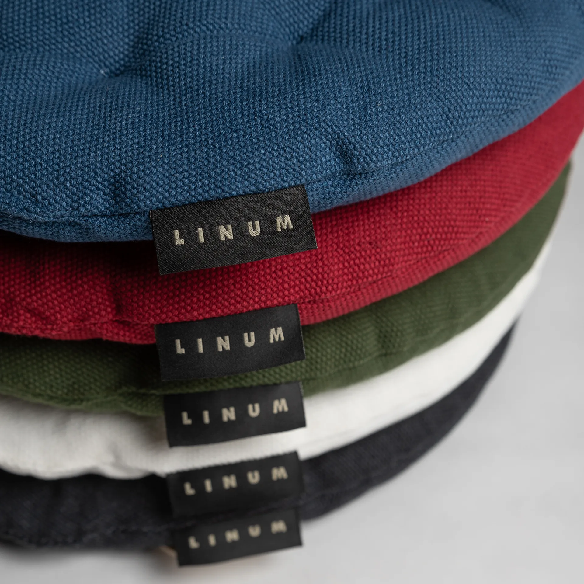 Pepper seat cushion Ø37 cm, Dark olive green Linum