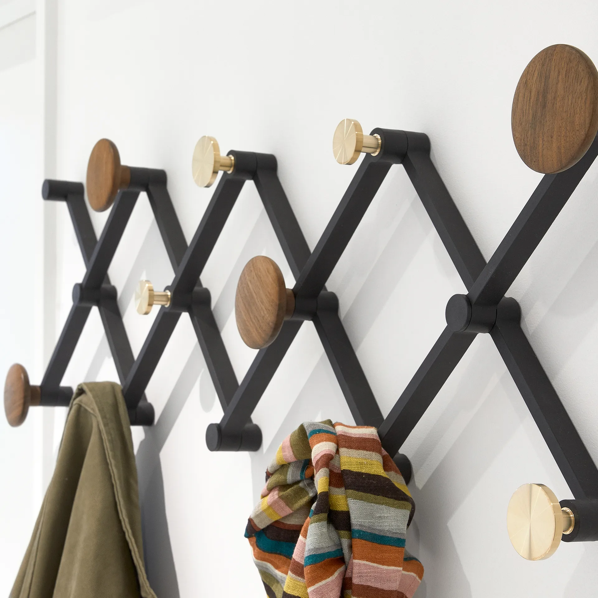 X•TEND hanger, wallnut LoCa