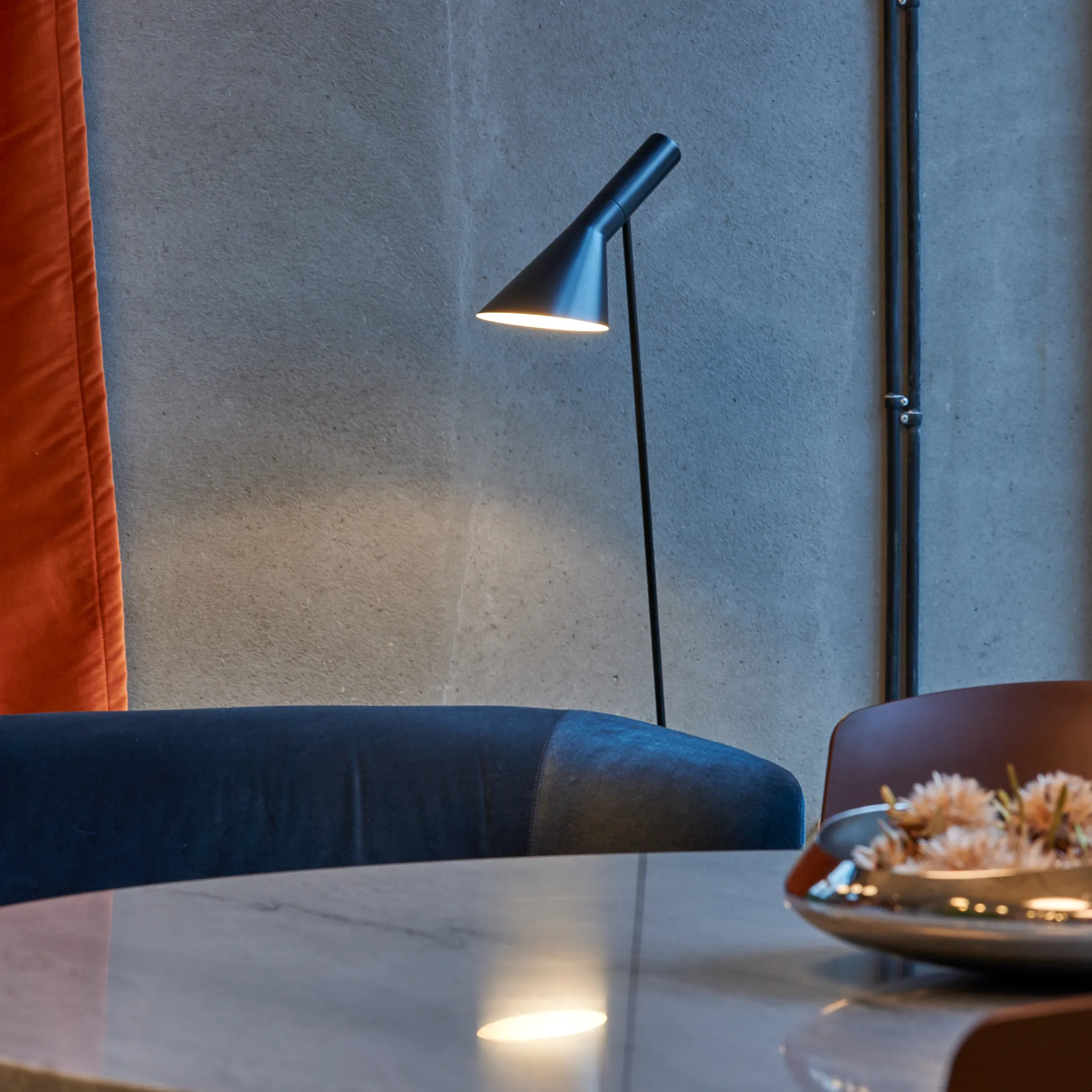 AJ floor lamp, Black Louis Poulsen