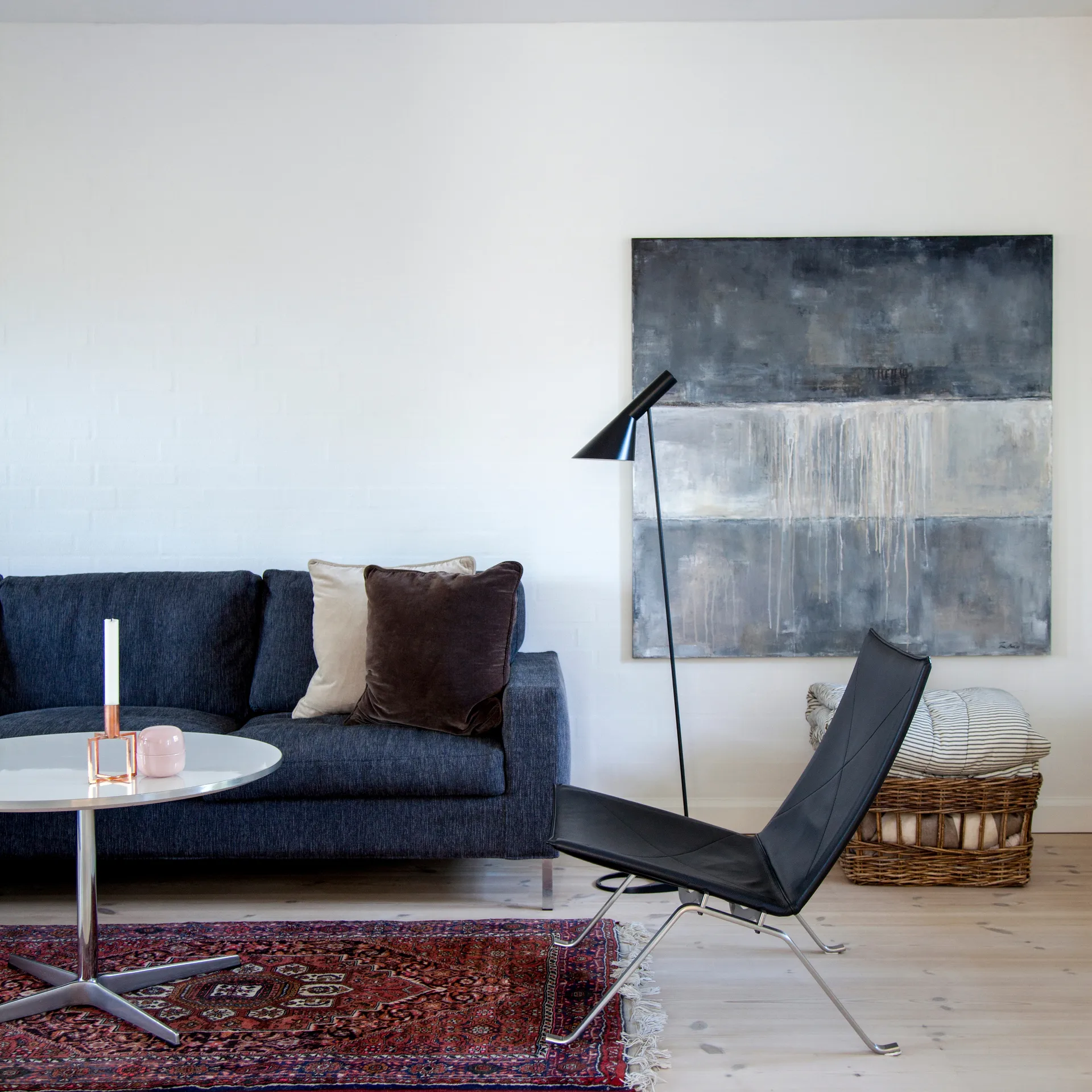 AJ floor lamp, Black Louis Poulsen