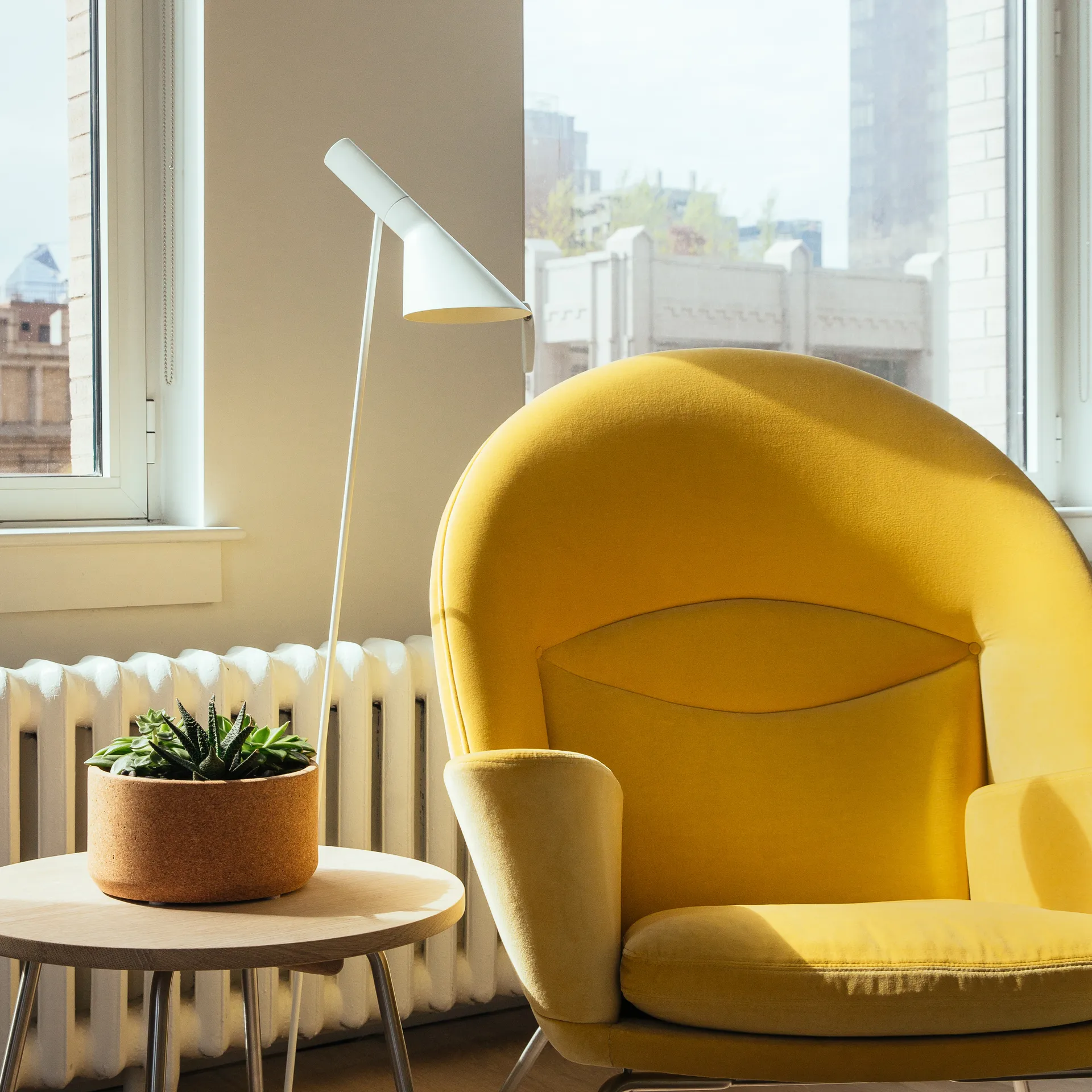 AJ floor lamp, White Louis Poulsen