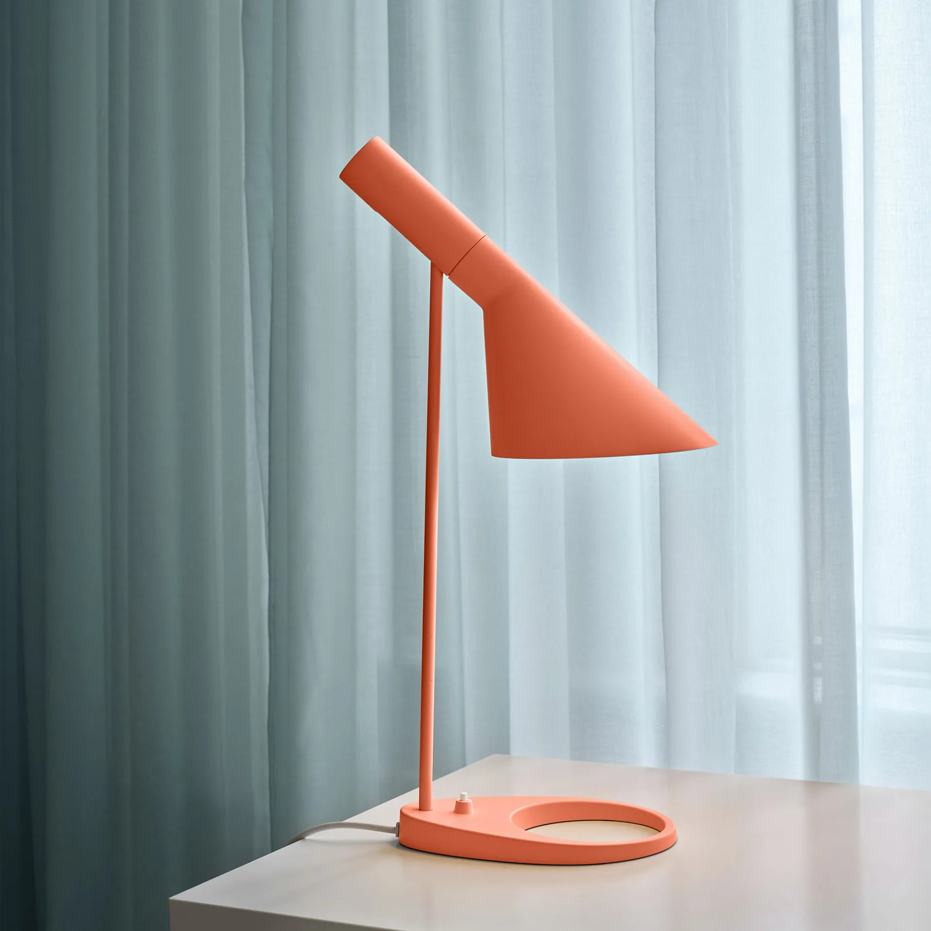AJ MINI table lamp, Electric orange Louis Poulsen