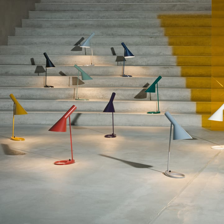 AJ table lamp, Aubergine Louis Poulsen