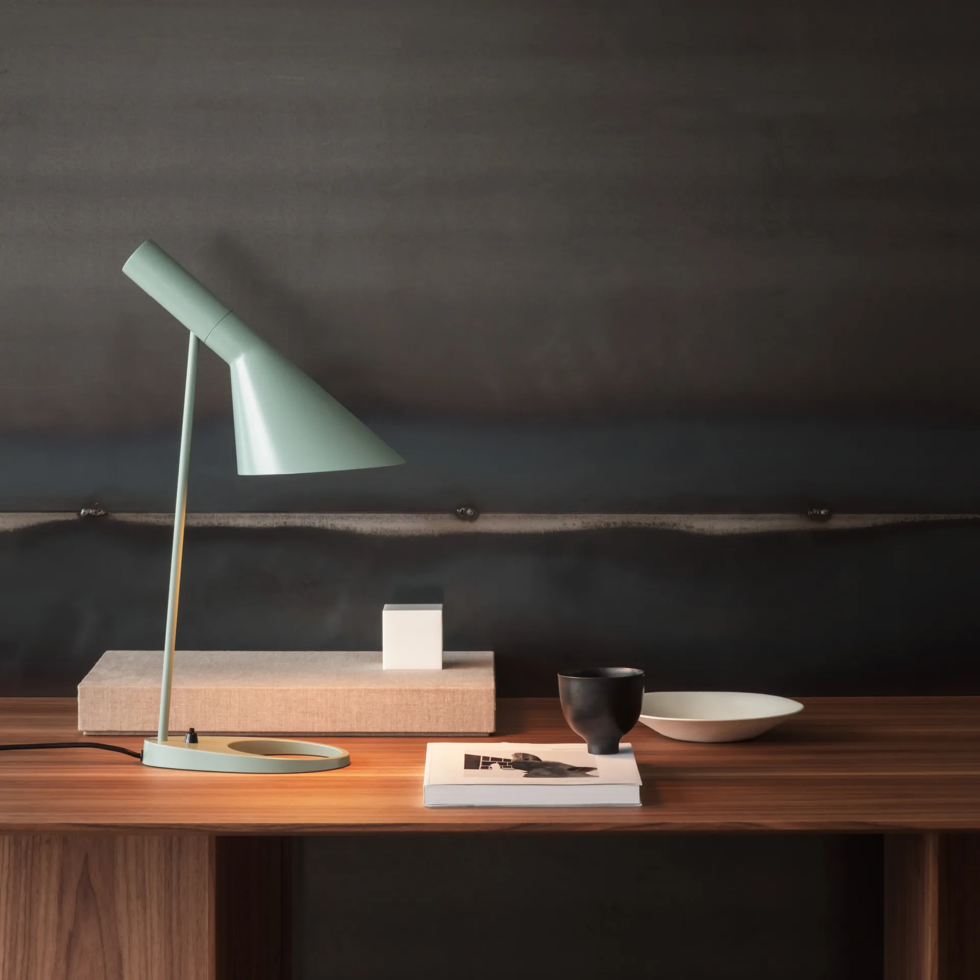AJ table lamp, Light petroleum Louis Poulsen