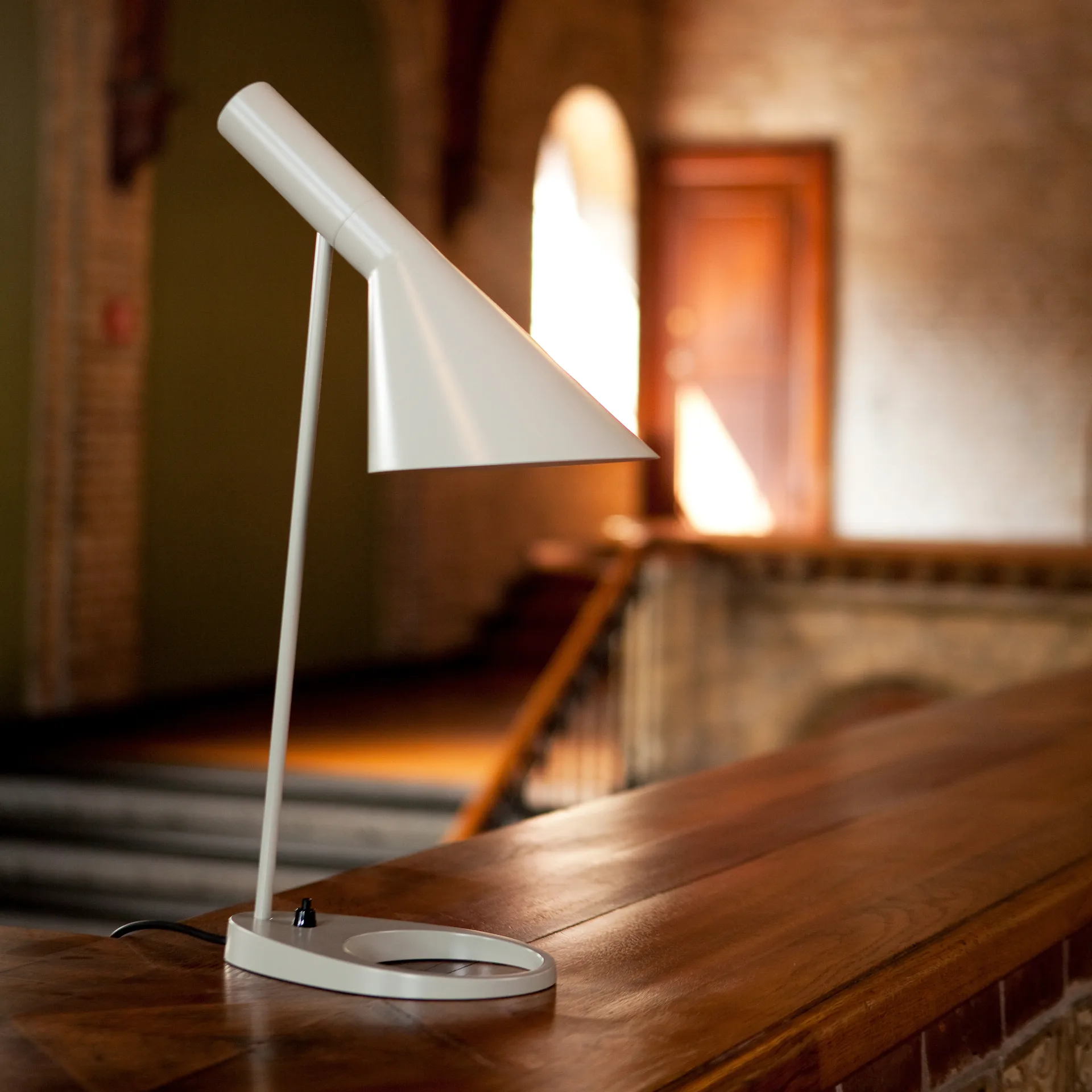 AJ table lamp, White Louis Poulsen