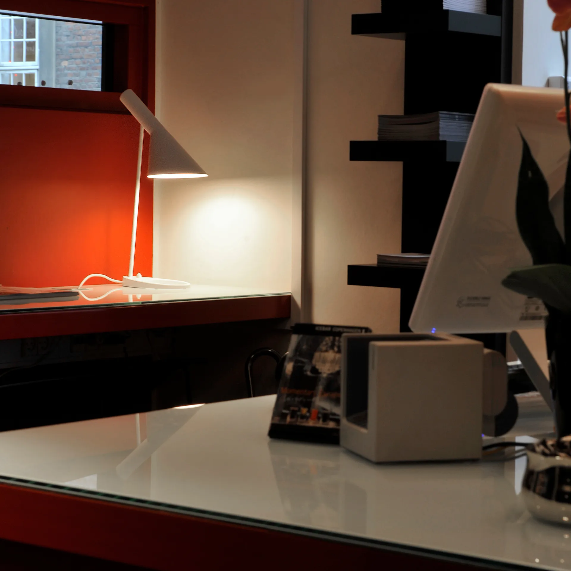 AJ table lamp, White Louis Poulsen