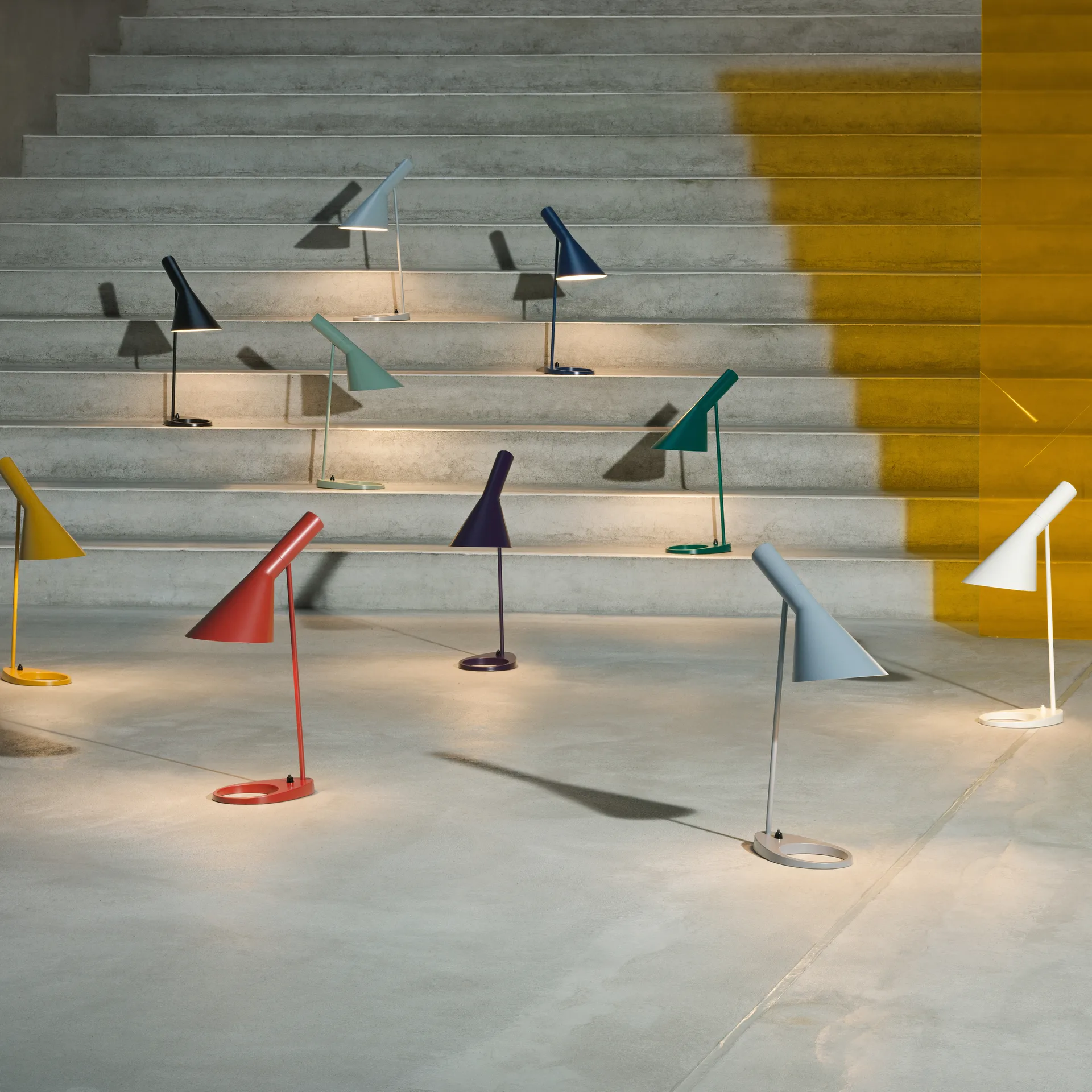 AJ table lamp, White Louis Poulsen