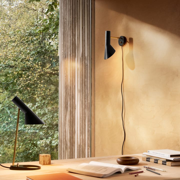 AJ wall lamp, Brass-black Louis Poulsen