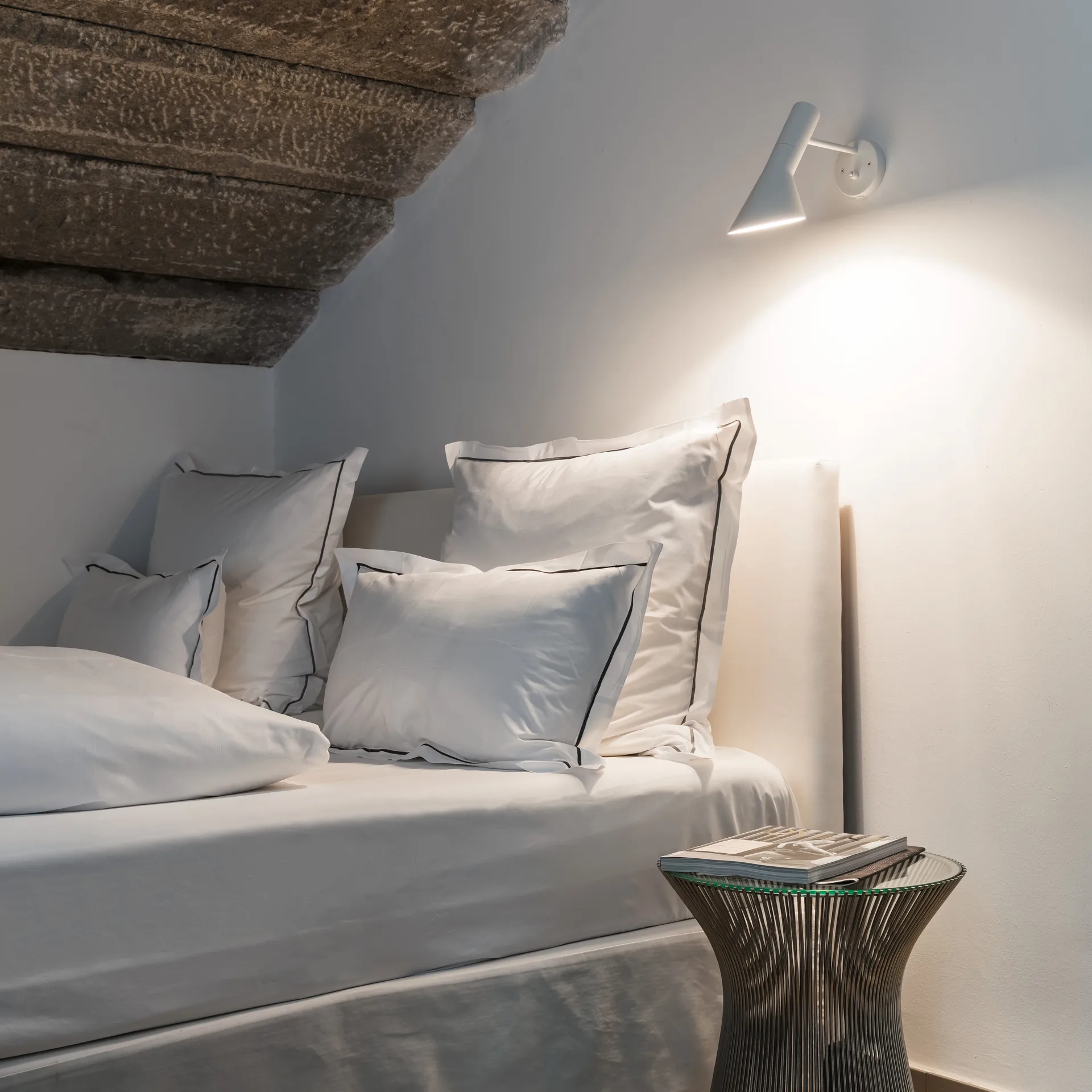 AJ wall lamp, White Louis Poulsen