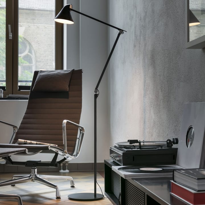 NJP floor lamp - Light grey, LED, 3000k - Louis Poulsen