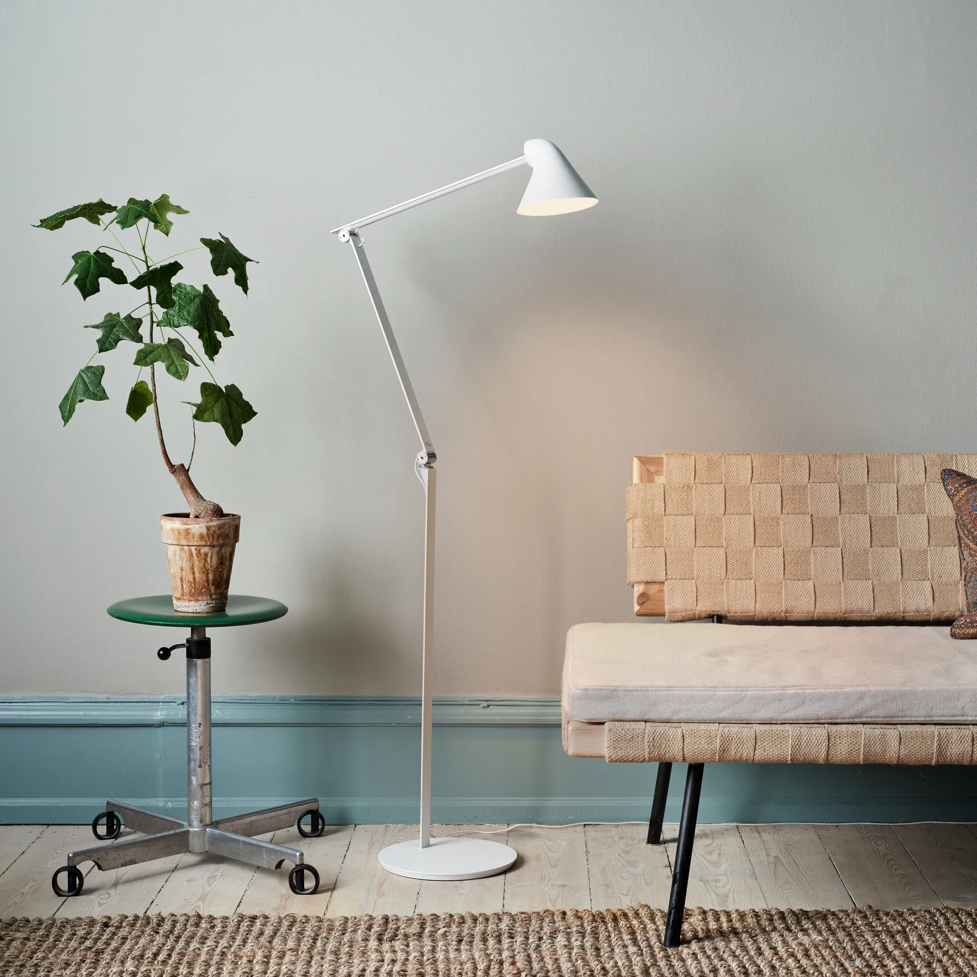 NJP floor lamp, White Louis Poulsen