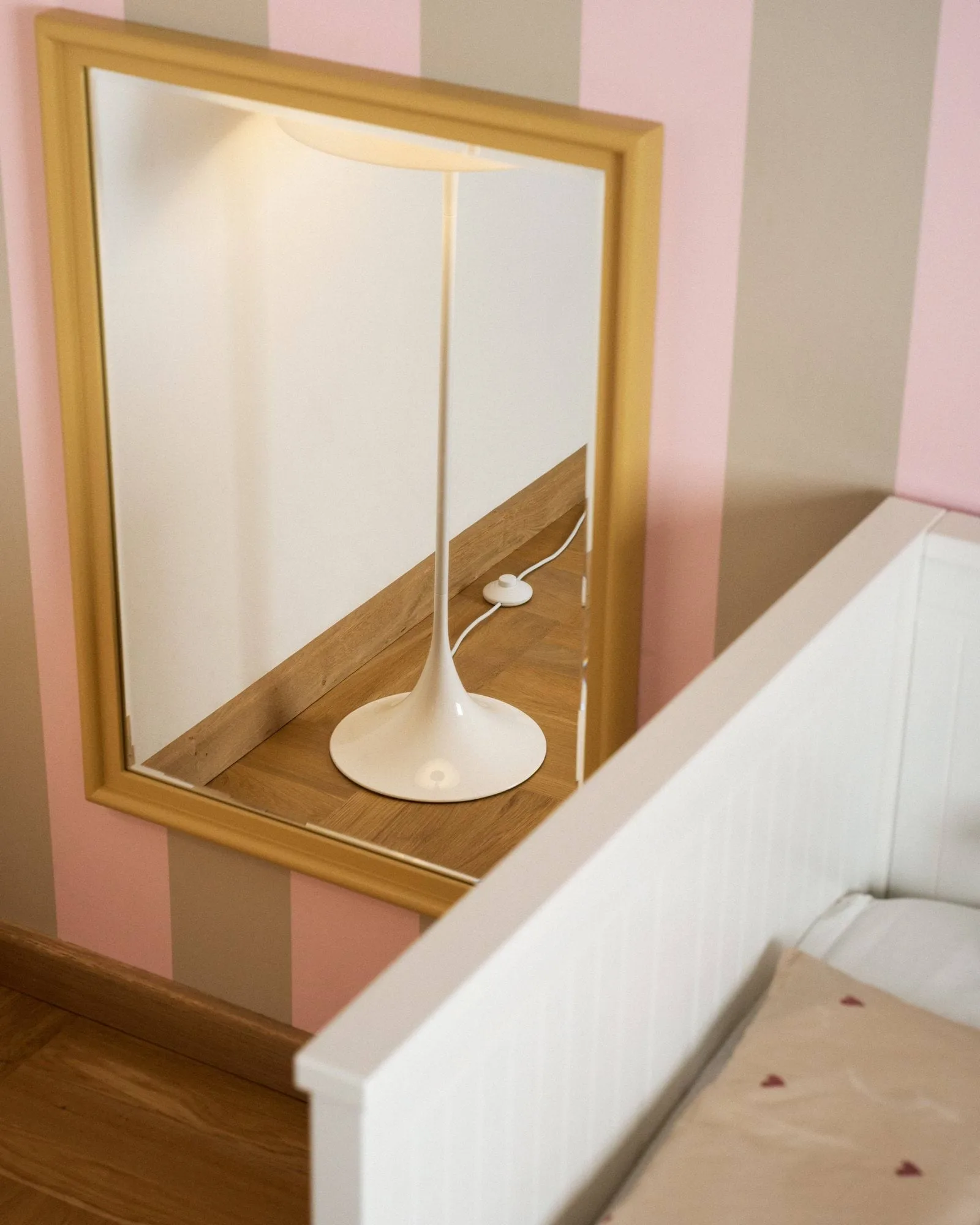 Panthella 400 floor lamp, Opal white Louis Poulsen