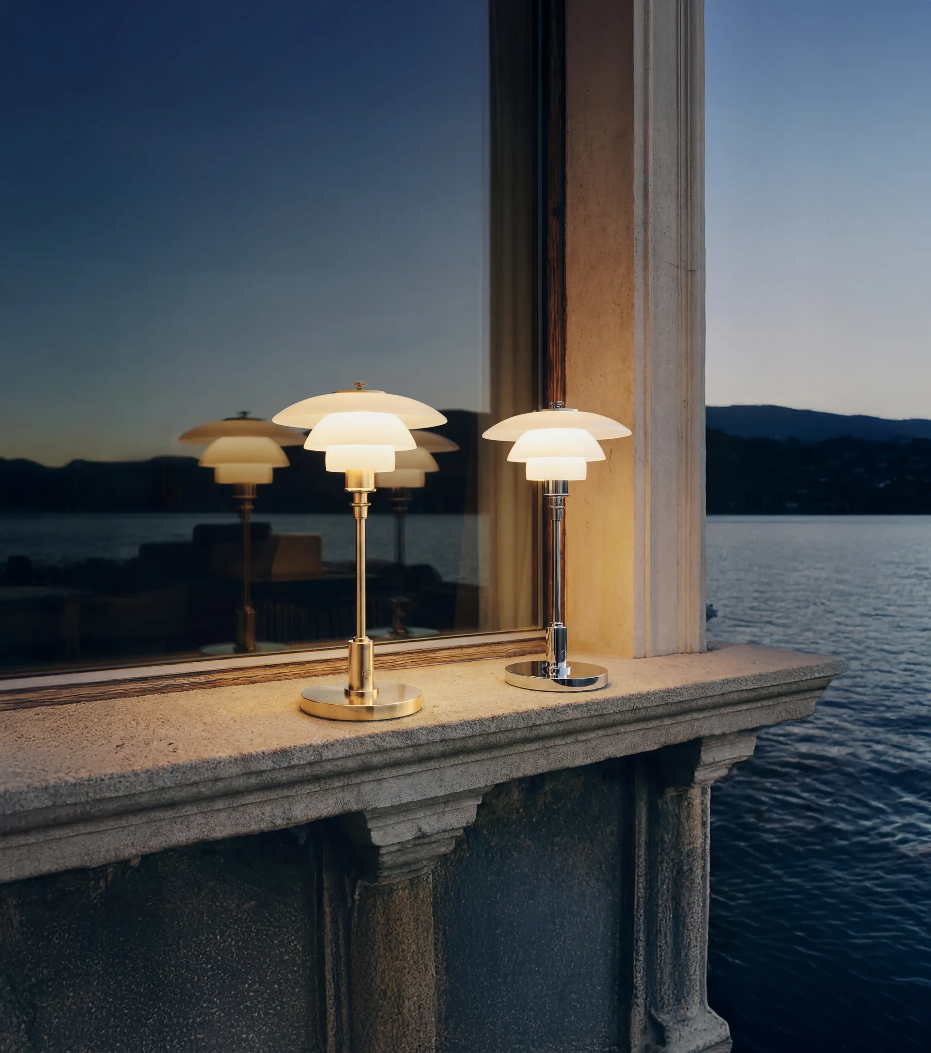 PH 1/1 portable table lamp, Brass-plated Louis Poulsen