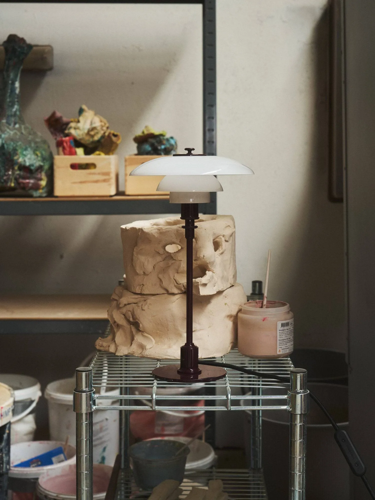 PH 2/1 table lamp, Glossy burgundy Louis Poulsen
