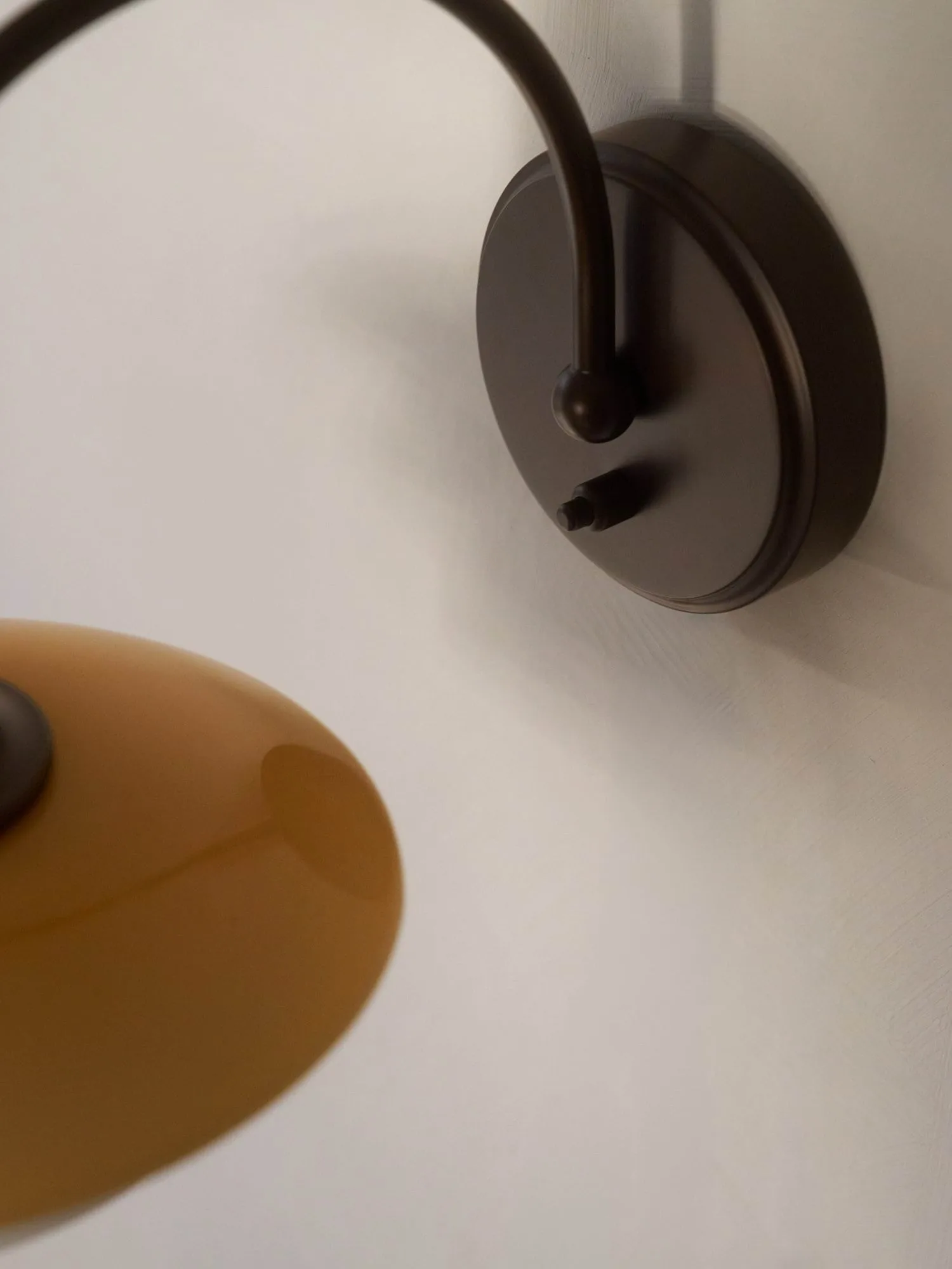 PH 2/2 Centenary Edition wall lamp, Amber-opal white, plug Louis Poulsen