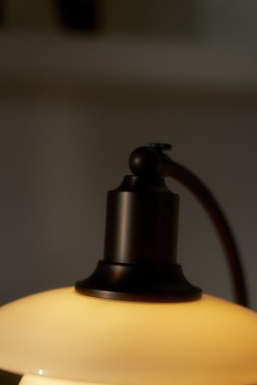 PH 2/2 Luna table lamp - Aged brass-opal glass - Louis Poulsen