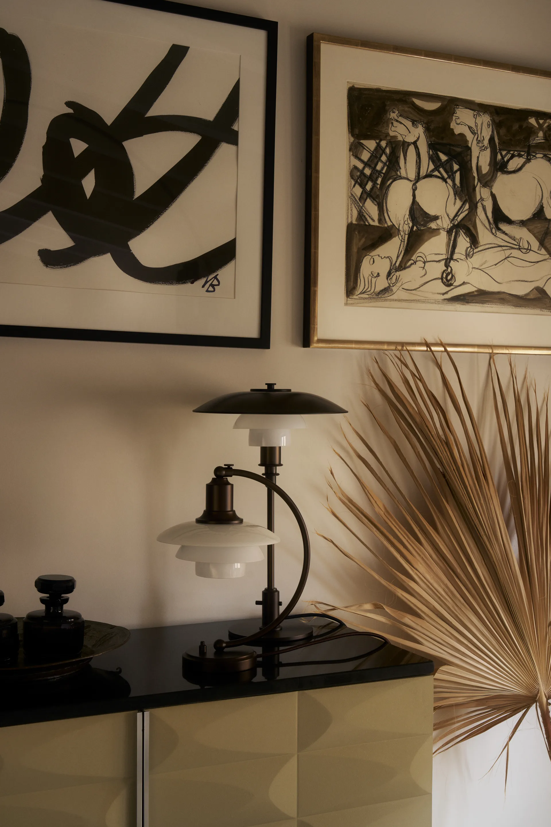 PH 2/2 Luna table lamp, Aged brass-opal glass Louis Poulsen