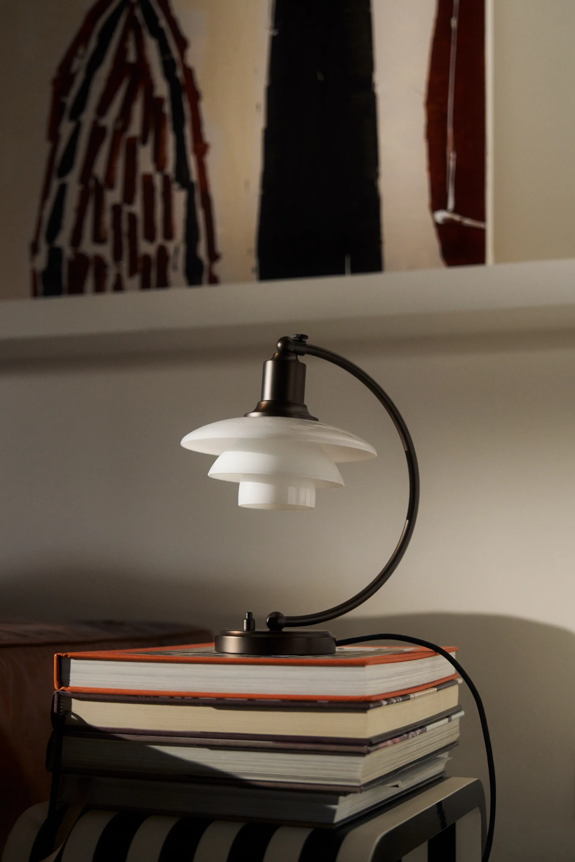 PH 2/2 Luna table lamp, Aged brass-opal glass Louis Poulsen