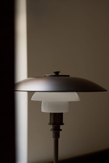 PH 3/2 Luna table lamp - Aged brass-opal glass - Louis Poulsen
