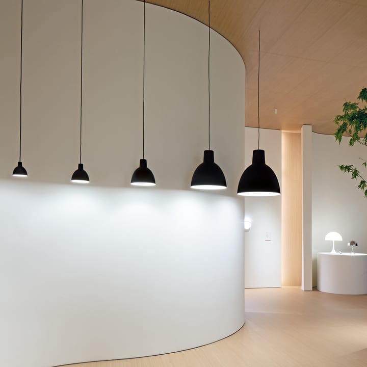 Toldbod 170 pendant lamp, Black Louis Poulsen