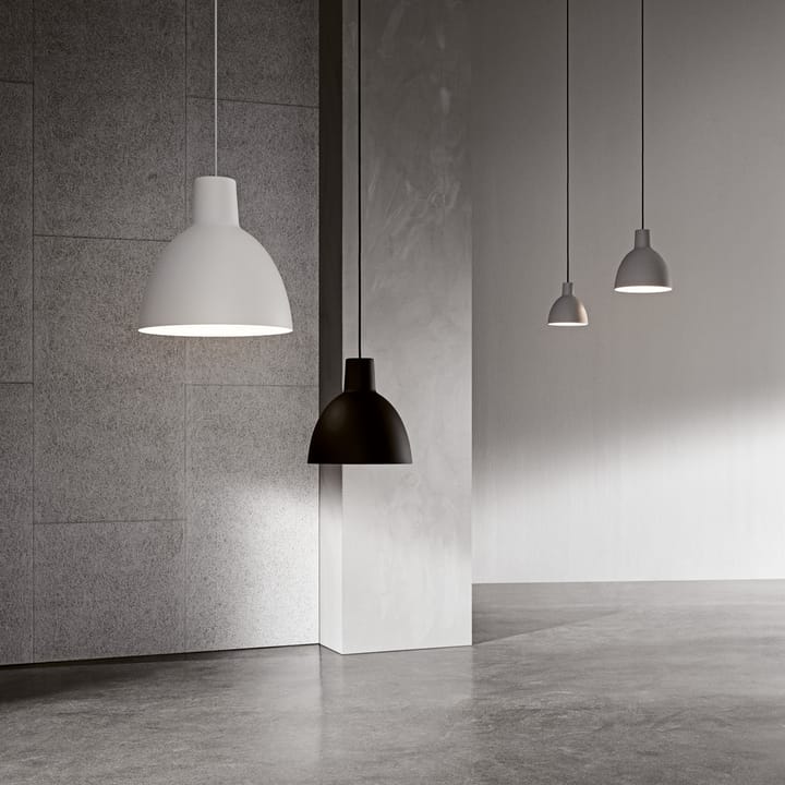 Toldbod 250 pendant lamp, Black Louis Poulsen