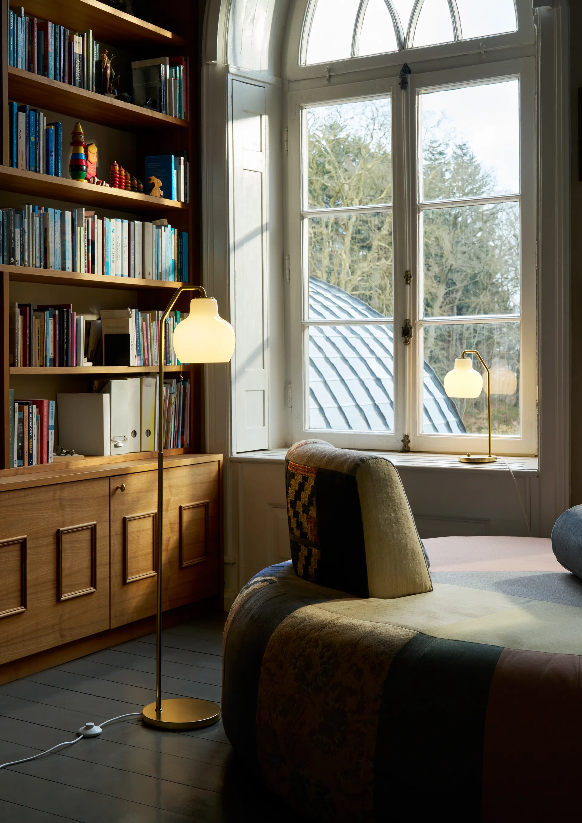 VL Ring Crown floor lamp, Brass-opal glass Louis Poulsen