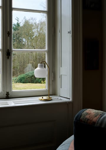 VL Ring Crown table lamp Ø15 cm - Brass-opal glass - Louis Poulsen