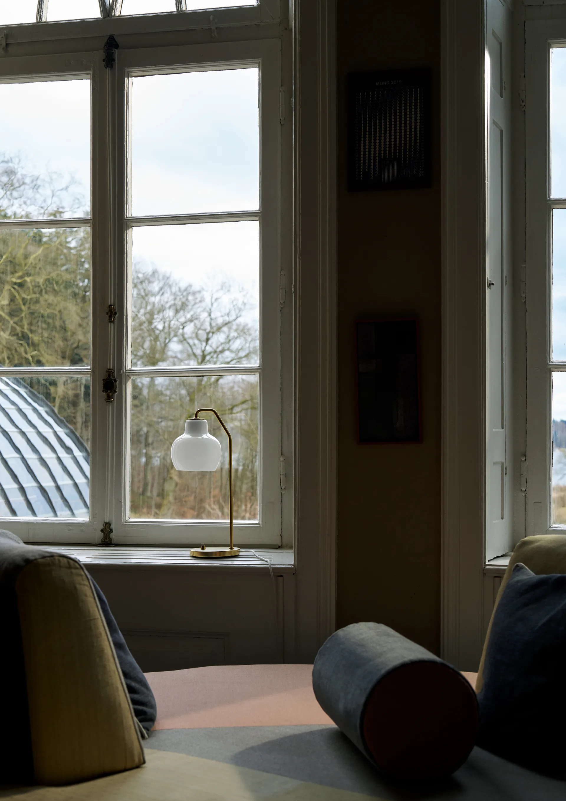 VL Ring Crown table lamp Ø15 cm, Brass-opal glass Louis Poulsen